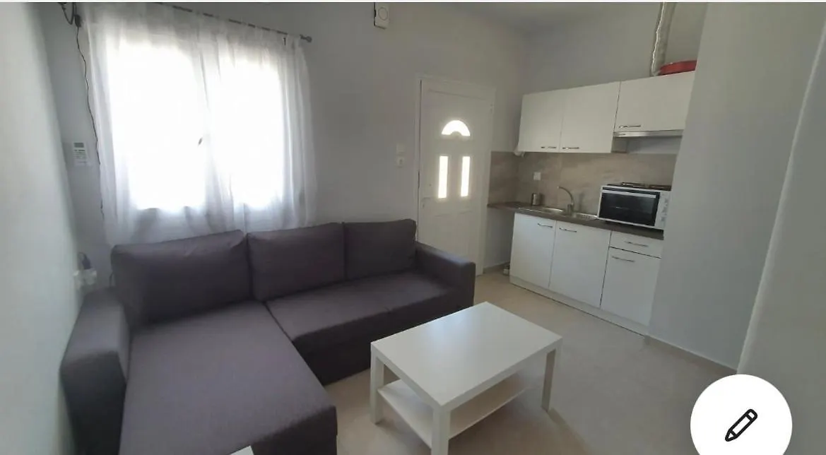 White Studio Apartment Nea Michaniona