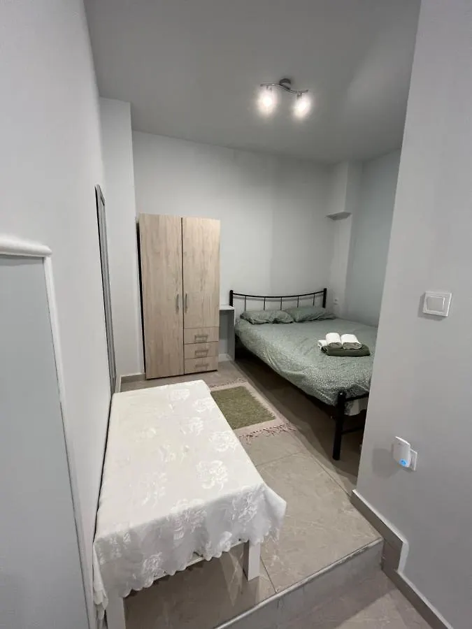 White Studio Apartment Nea Michaniona